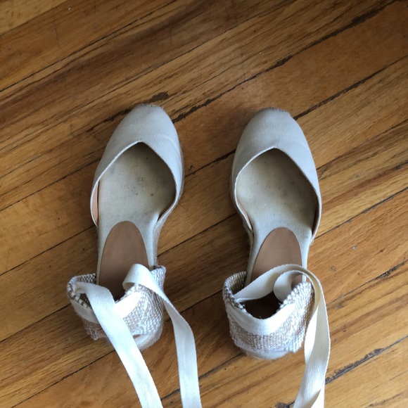 Castaner - Picture 2 of 4